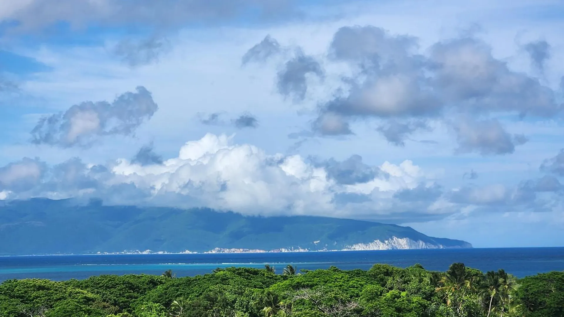 Penthouse Apartment With Bay And Mountain Views, Rooftop Bbq, Ac, Fast Wifi, Near Saladilla Beach, Barahona