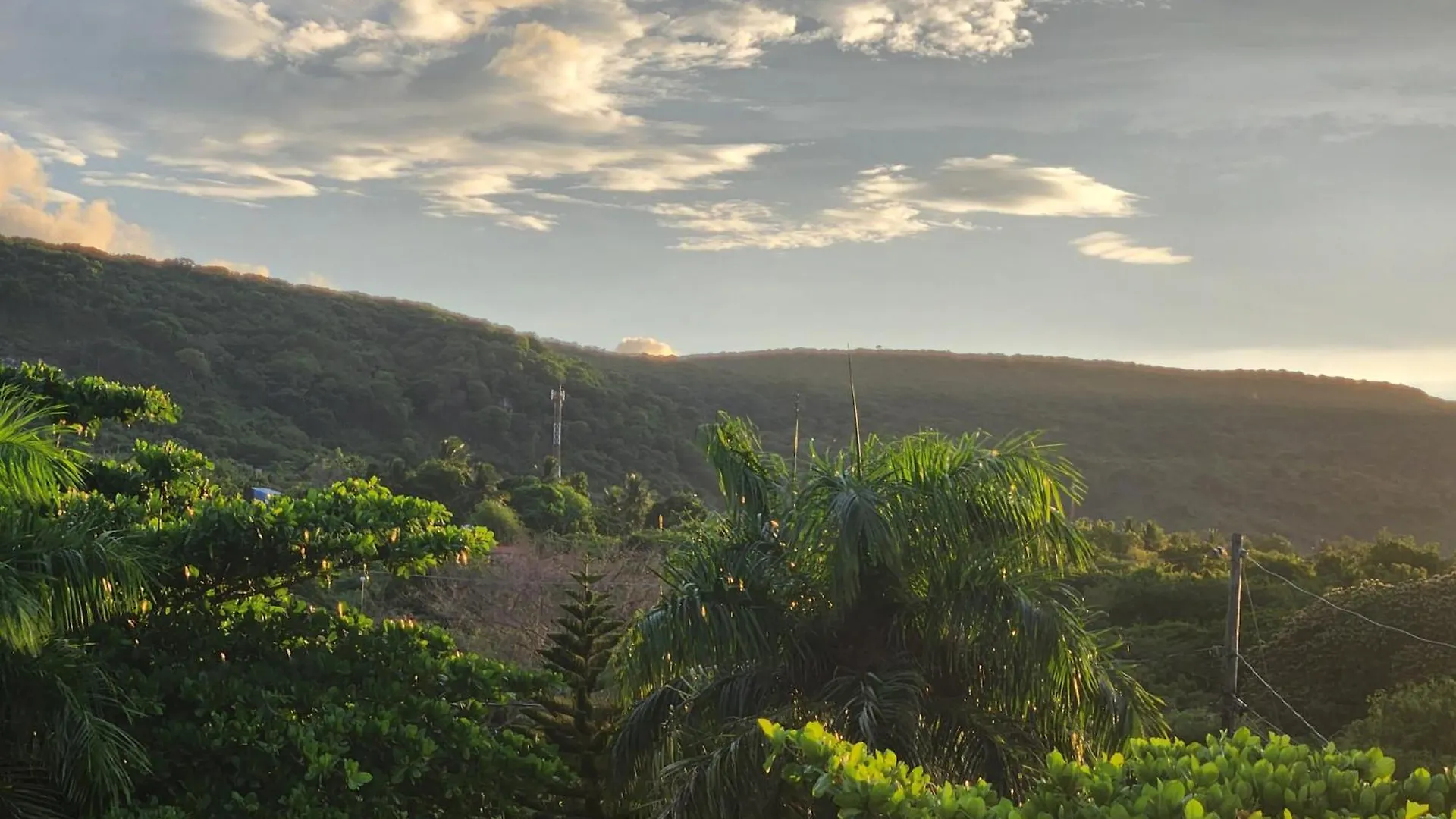 Penthouse Apartment With Bay And Mountain Views, Rooftop Bbq, Ac, Fast Wifi, Near Saladilla Beach, Barahona