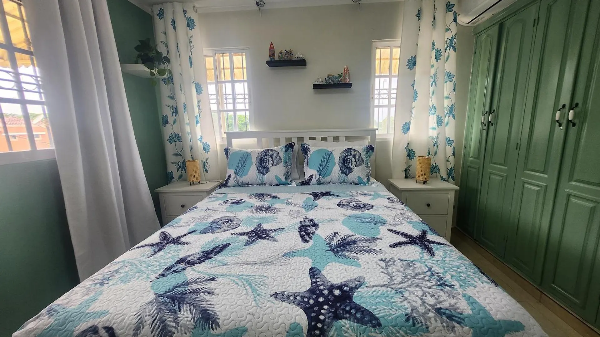 Penthouse Apartment With Bay And Mountain Views, Rooftop Bbq, Ac, Fast Wifi, Near Saladilla Beach, Barahona